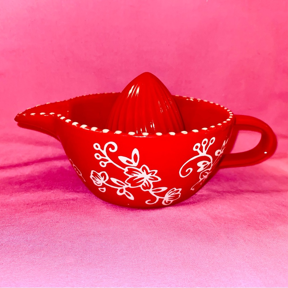 Temp-Tations Juicer Red White Paisley Floral Ceramic Cup Kitchen Lemon Citrus